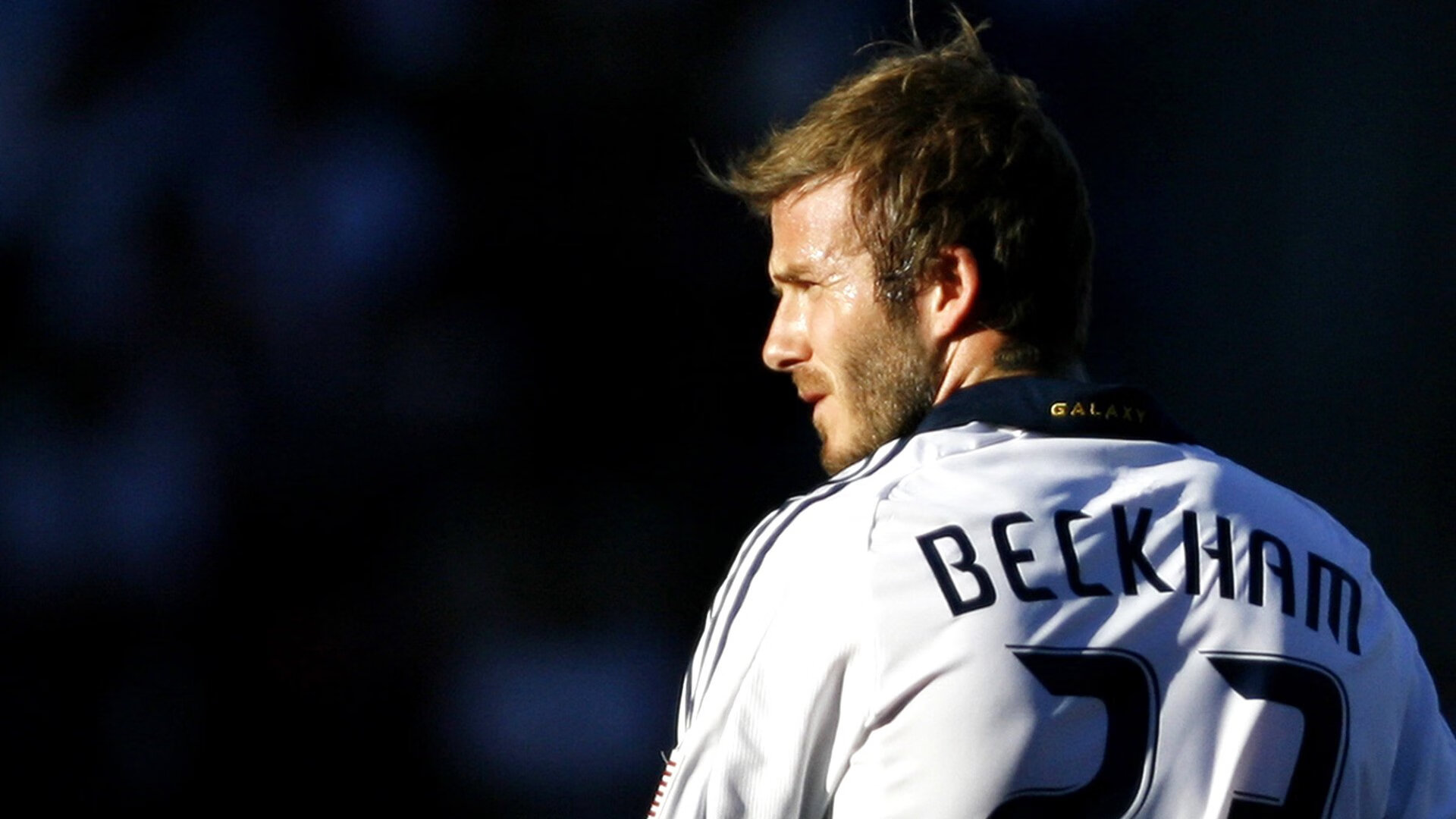 国际足球协会推动足球全民普及，青少年参与度飙升，各国青少年足球注册人口