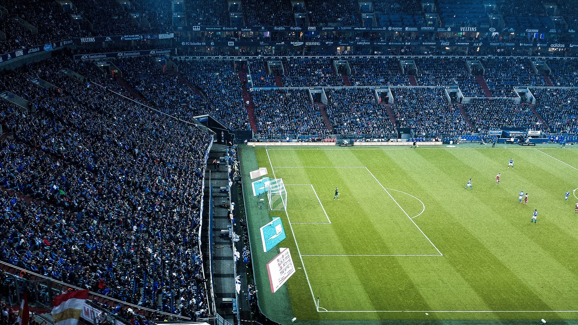 篮球青训基地升级设施改善训练环境，篮球青训队还能上学吗